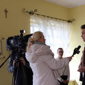 Wywiadu dla telewizji Proart z Ostrowa Wlkp. udziela Młody radny  - Kacper Szkudlarek