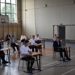 Ósmoklasiści przed egzaminem. Foto Damian Cieślak